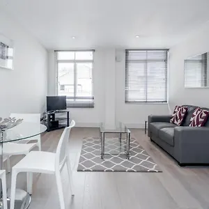 https://roomspace-serviced-apartments-river-house.brighton-hotels-england.com