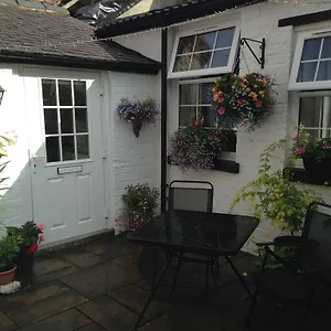 https://courtyard-cottage-knaresborough.yorkshirehotels.net